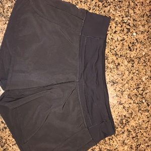 Lululemon shorts size 4